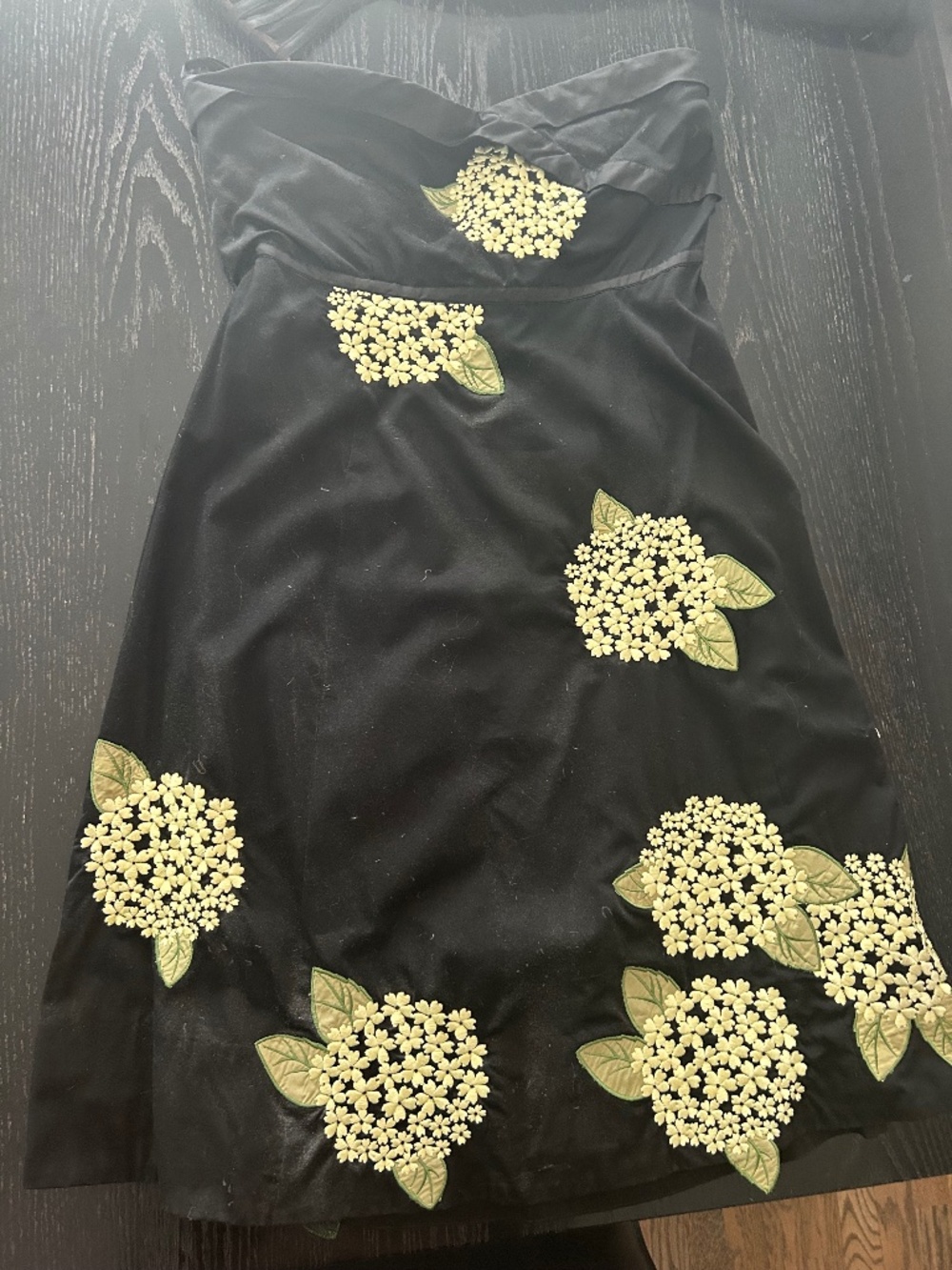 Strapless dress with flowers